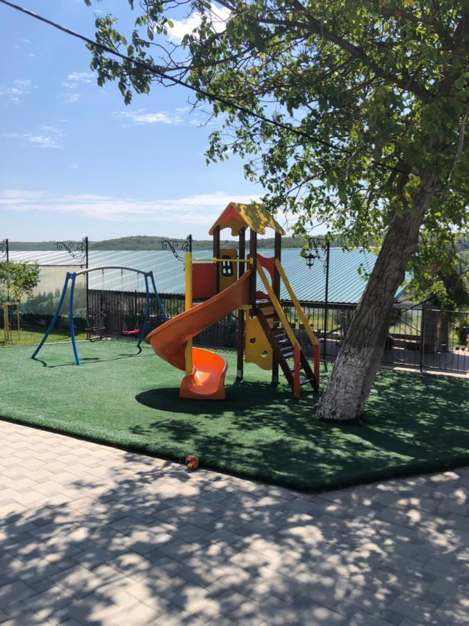 Colina Verde Resort Chişinǎu Buitenkant foto