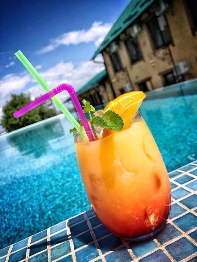 Colina Verde Resort Chişinǎu Buitenkant foto